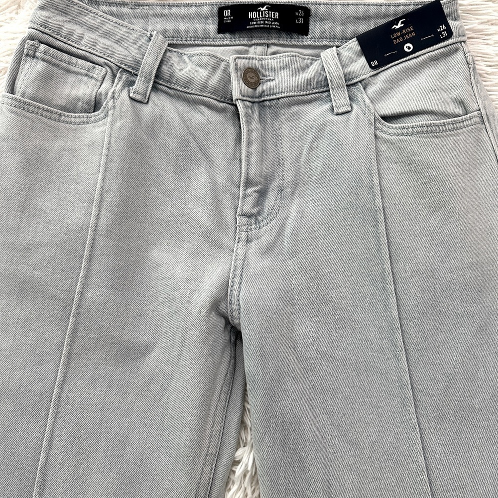 Hollister Low-Rise Dad Jeans – Size 0R (W24 L31) | Light Wash Panel Denim - Picture 3 of 16